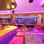 Lodge Partyhouse Harakiri Different 60 Seconds To Mountains! Free Parking! Self Check-in