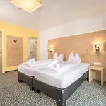 Partyhouse Harakiri Different 60 Seconds To Mountains! Free Parking! Self Check-in Lodge *