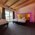 Partyhouse Harakiri Different 60 Seconds To Mountains! Free Parking! Self Check-in Mayrhofen