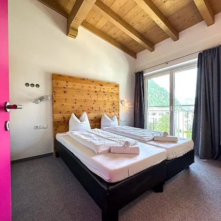 Partyhouse Harakiri Different 60 Seconds To Mountains! Free Parking! Self Check-in Lodge Mayrhofen
