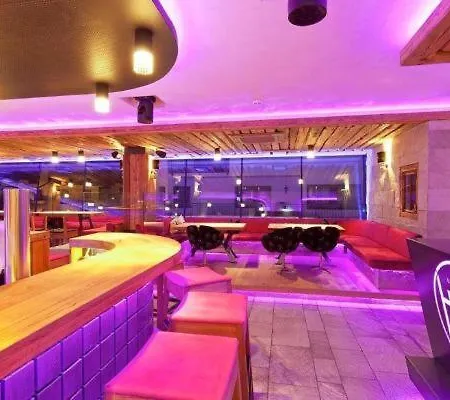 Lodge Partyhouse Harakiri Different 60 Seconds To Mountains! Free Parking! Self Check-in