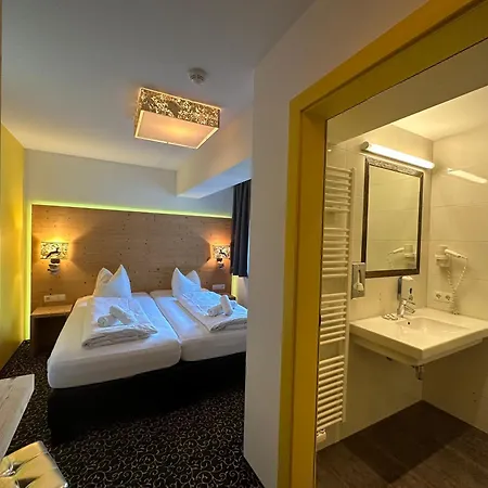 Partyhouse Harakiri Different 60 Seconds To Mountains! Free Parking! Self Check-in 迈尔霍芬