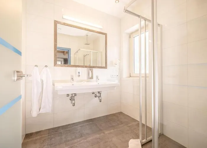 Partyhouse Harakiri Different 60 Seconds To Mountains! Free Parking! Self Check-in * Mayrhofen