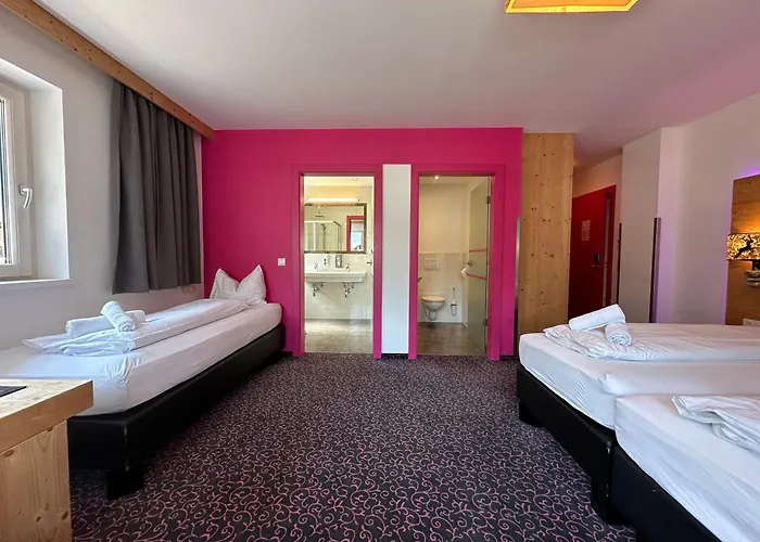 Partyhouse Harakiri Different 60 Seconds To Mountains! Free Parking! Self Check-in Jaktstuga Mayrhofen