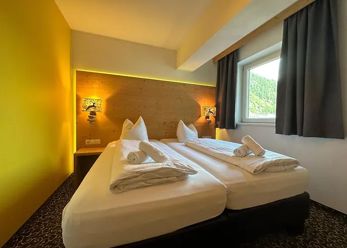 Partyhouse Harakiri Different 60 Seconds To Mountains! Free Parking! Self Check-in * Mayrhofen