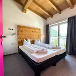 Partyhouse Harakiri Different 60 Seconds To Mountains! Free Parking! Self Check-in Domek letniskowy Mayrhofen
