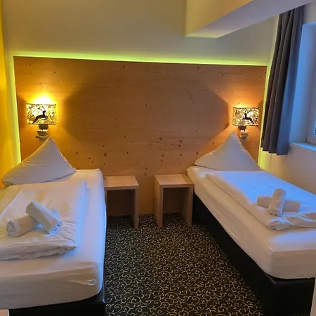 Partyhouse Harakiri Different 60 Seconds To Mountains! Free Parking! Self Check-in Mayrhofen