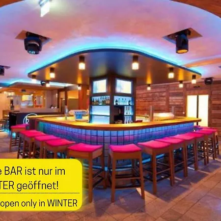 Дерев'яний котедж Partyhouse Harakiri Different 60 Seconds To Mountains! Free Parking! Self Check-in *